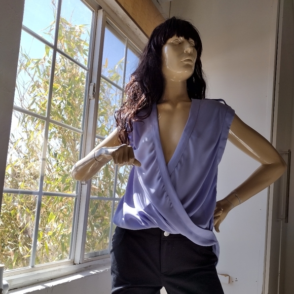 JENNIFER LOPEZ Sexy Blouse. - Picture 3 of 9